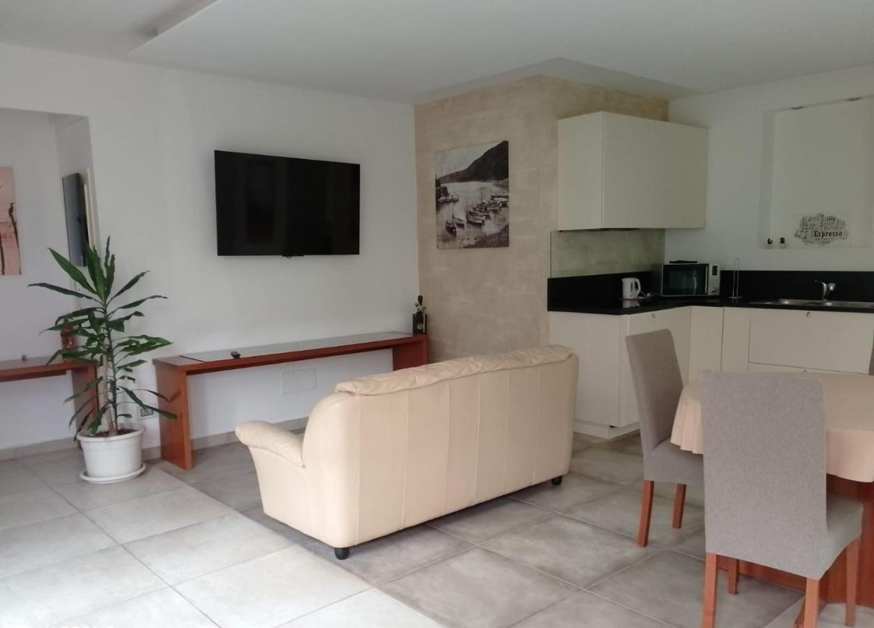 Suite Mimosa Con Piscina - Affitti Brevi Italia Sirmione Exteriör bild