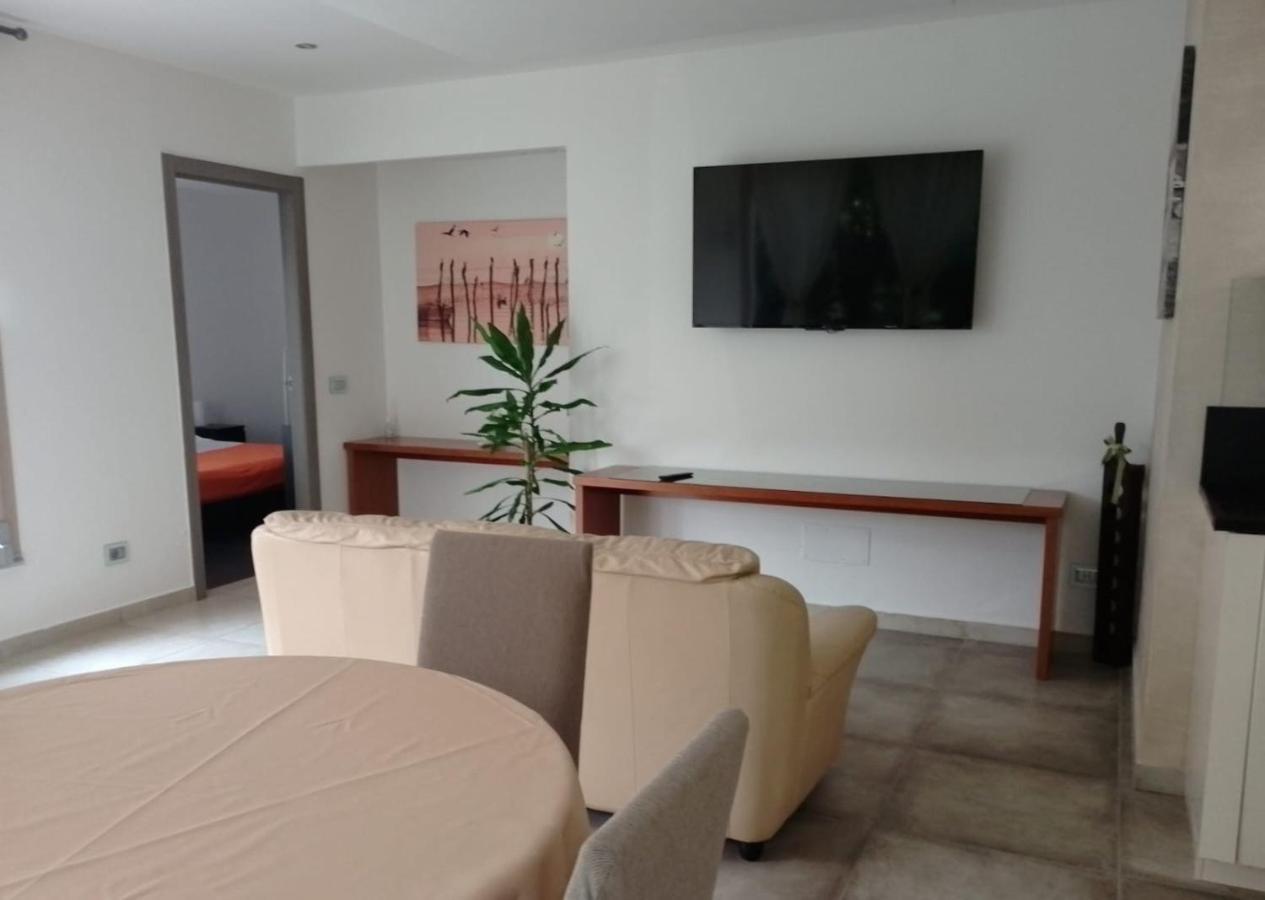 Suite Mimosa Con Piscina - Affitti Brevi Italia Sirmione Exteriör bild